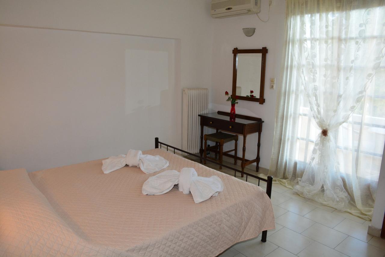 Voula Apartments Agia Marina  Exterior photo